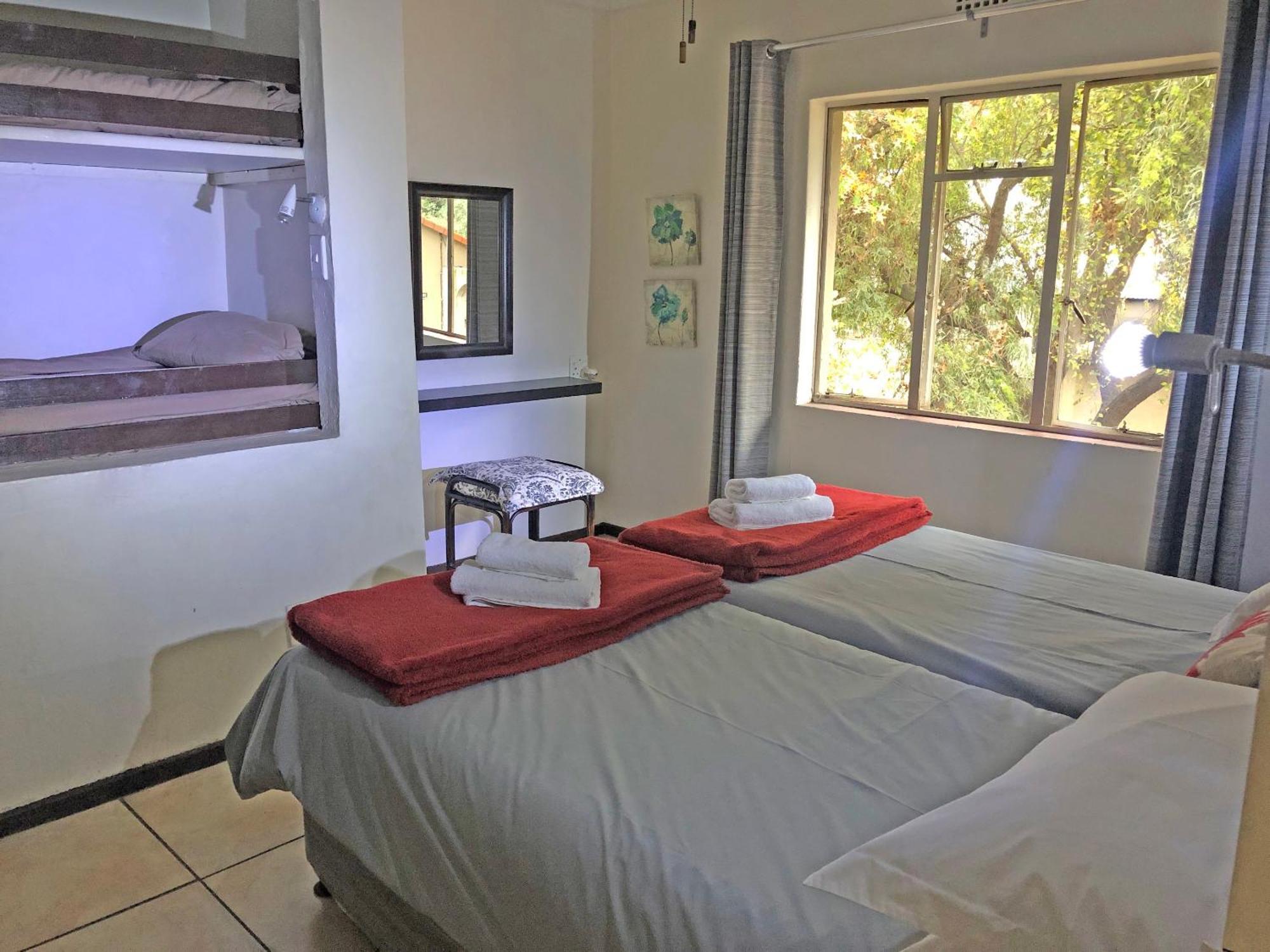 Hills And Dales Accommodation 拉塞利亚 外观 照片