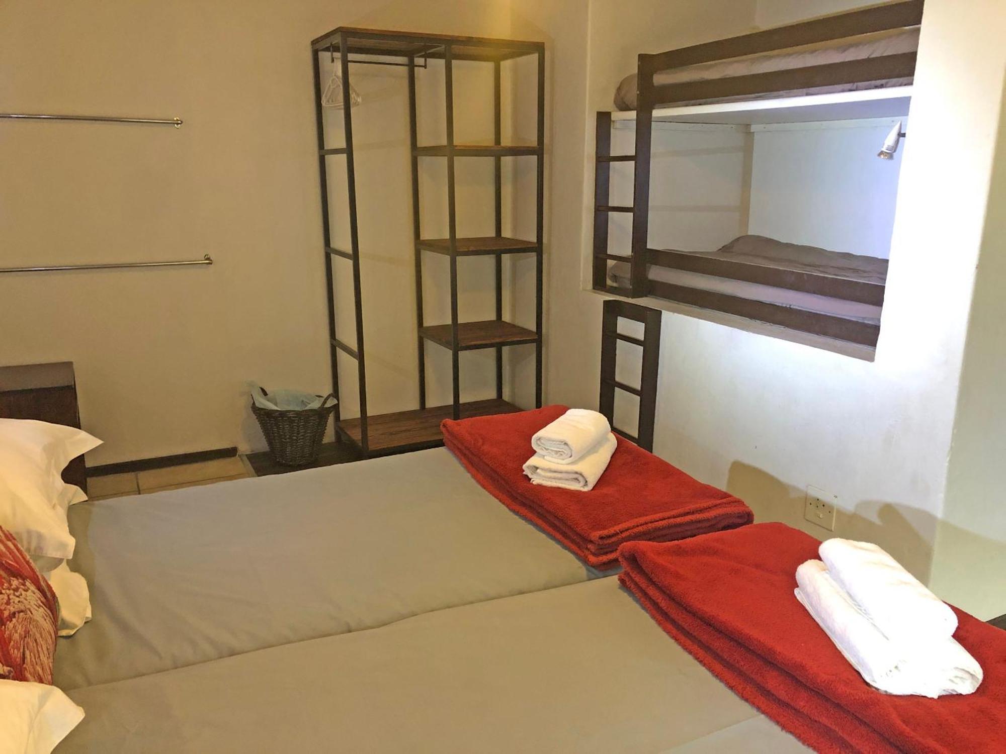 Hills And Dales Accommodation 拉塞利亚 外观 照片