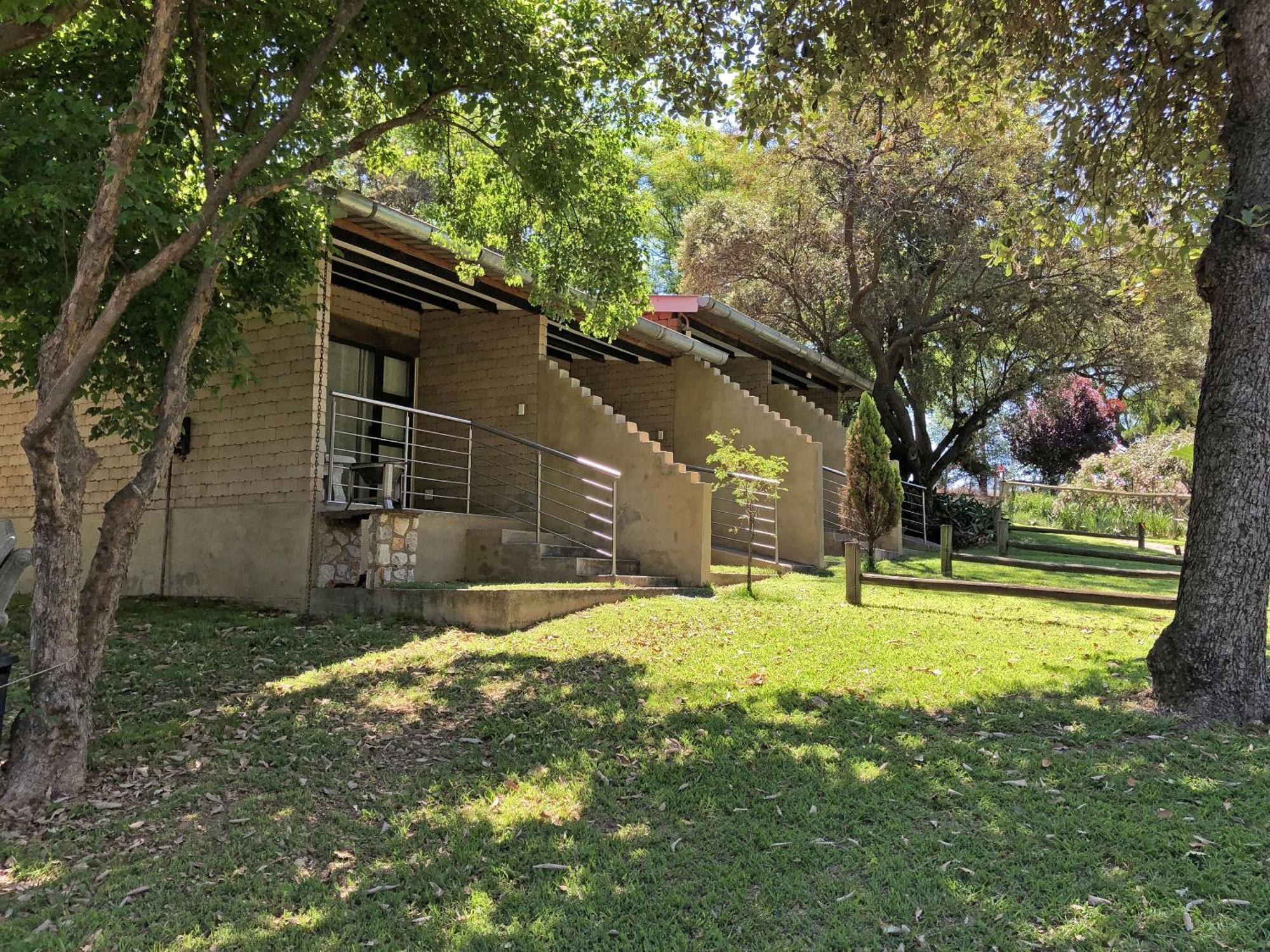 Hills And Dales Accommodation 拉塞利亚 外观 照片
