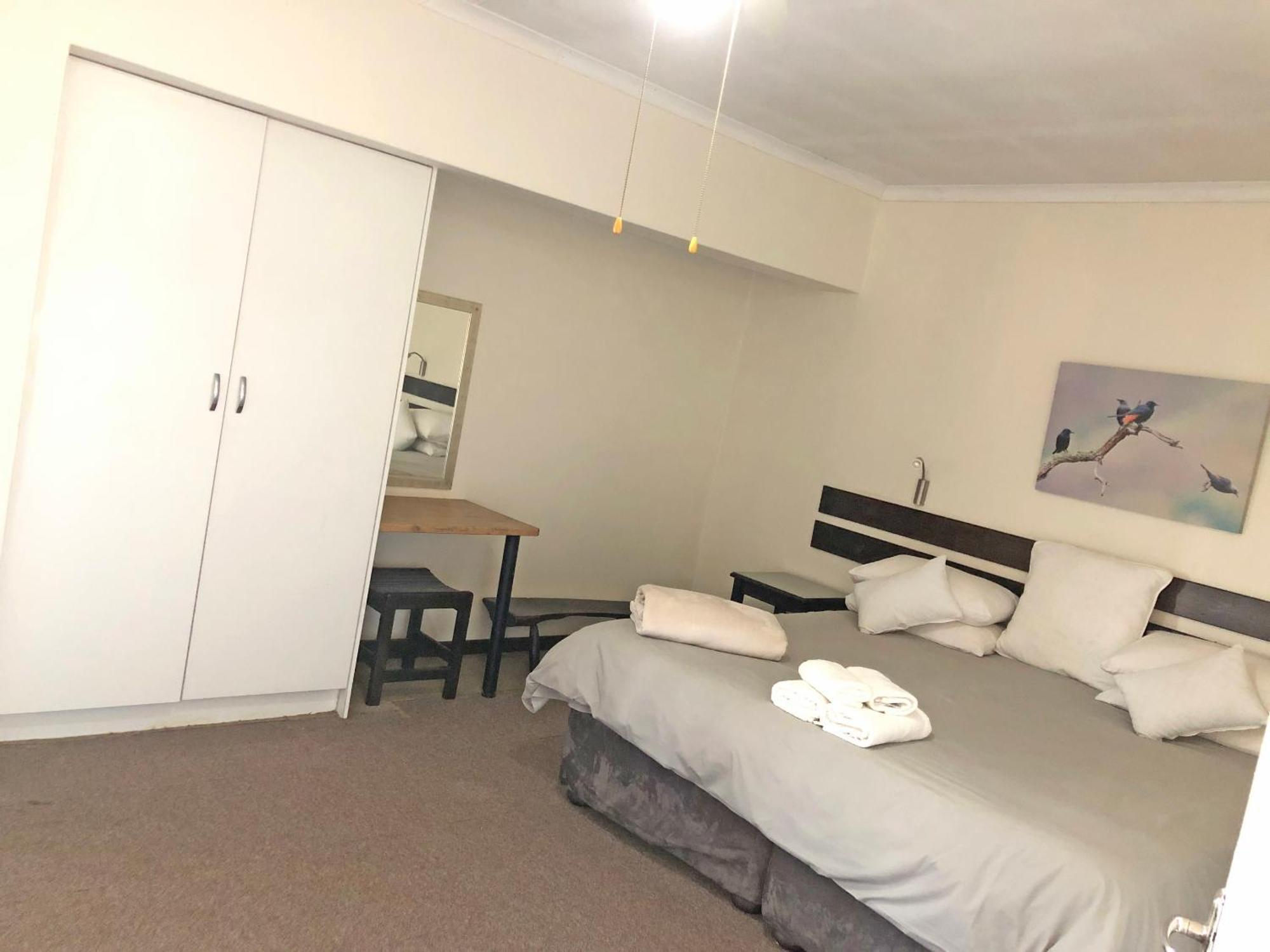 Hills And Dales Accommodation 拉塞利亚 外观 照片